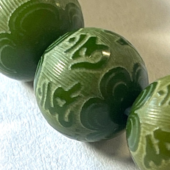 Bodhi Seed Ivory Fruit Dancing Lion Om Mani Padme Hum Engraved Peace Bracelet - Picture 2 of 6